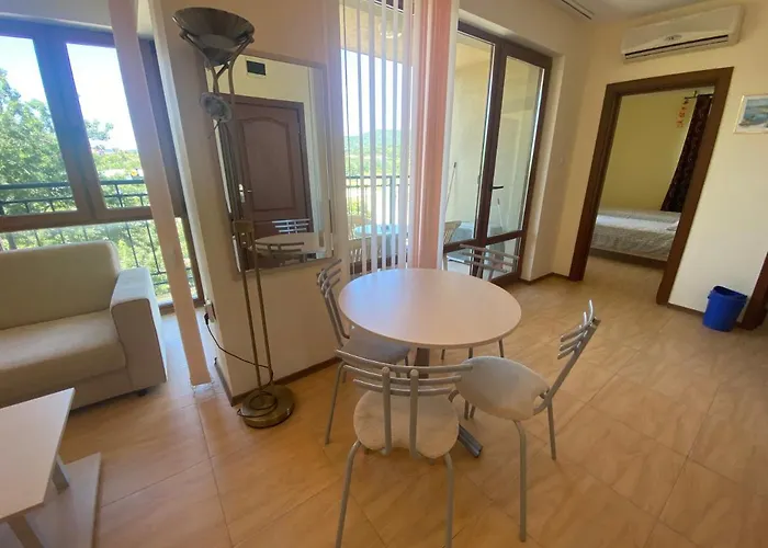 Amadeus 1 - 13b Large Two Bedroom Lejlighed