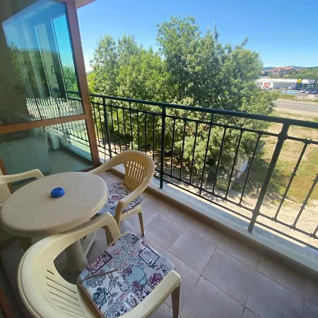 Amadeus 1 - 13b Large Two Bedroom דירה סאני ביץ'