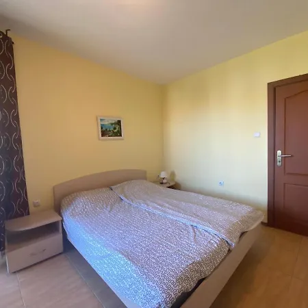 Amadeus 1 - 13b Large Two Bedroom شقة *