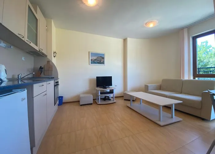 Amadeus 1 - 13b Large Two Bedroom Apartmán