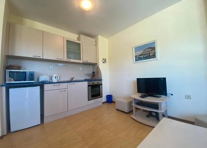 Amadeus 1 - 13b Large Two Bedroom