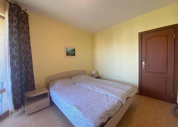 Amadeus 1 - 13b Large Two Bedroom Apartmán *