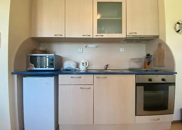 Amadeus 1 - 13b Large Two Bedroom Apartmán *