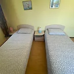 Amadeus 1 - 13b Large Two Bedroom Apartmán