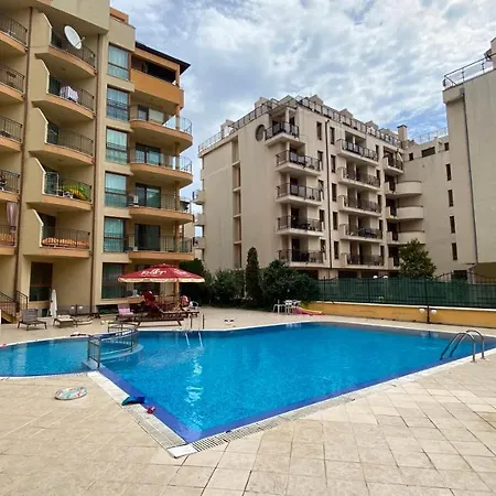 Amadeus 1 - 13b Large Two Bedroom Apartmán *